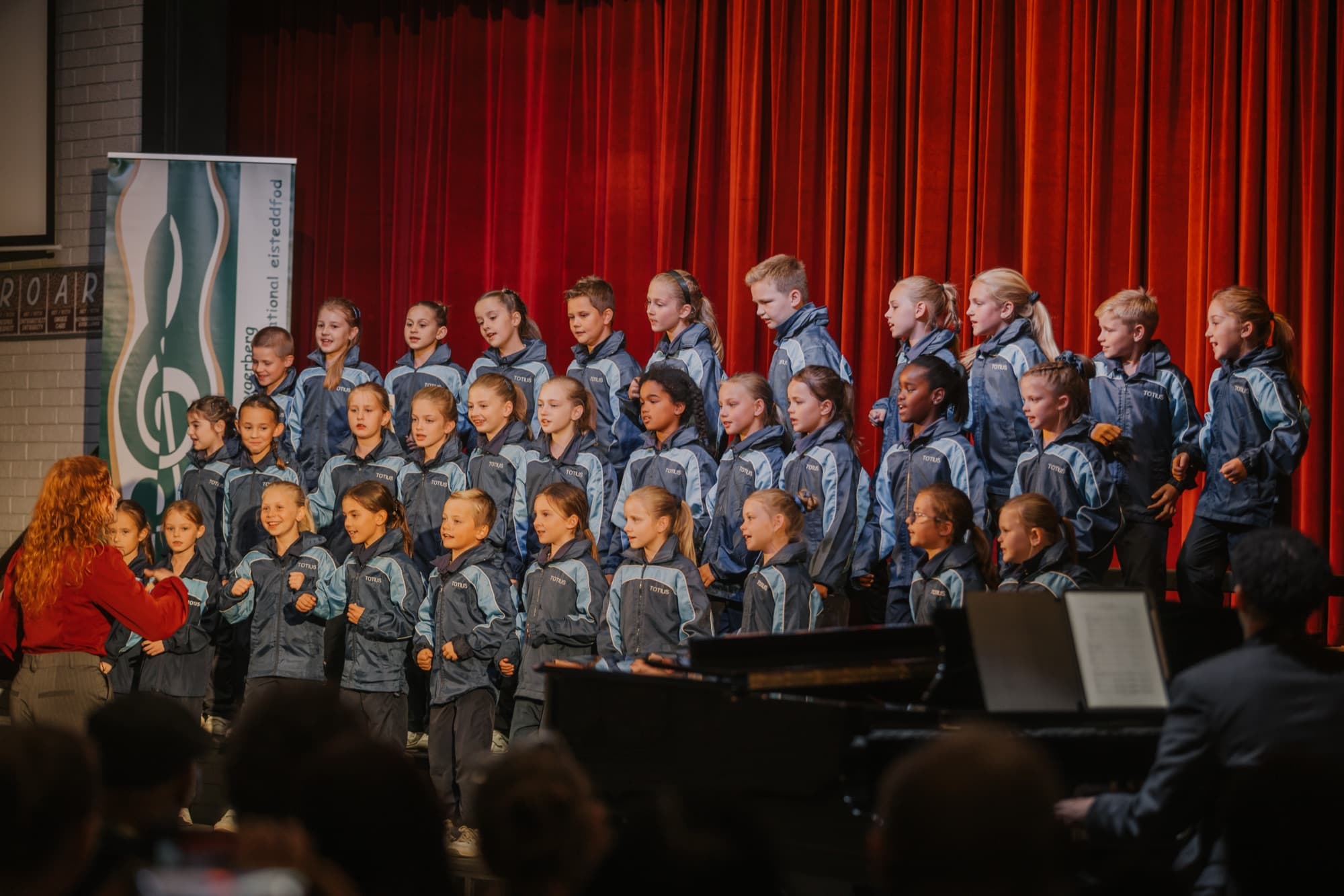Laerskool Totius se koor tydens 'n optrede
